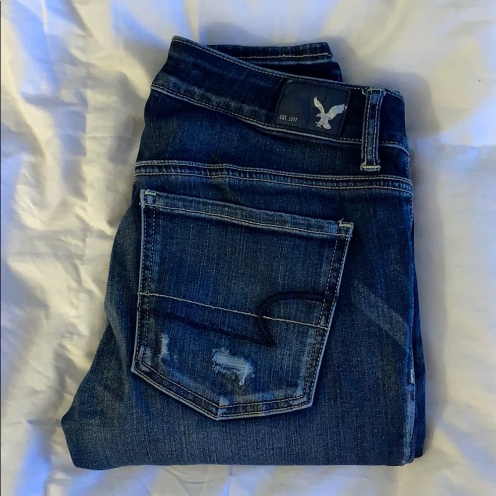 Super Stretch Distressed Jegging